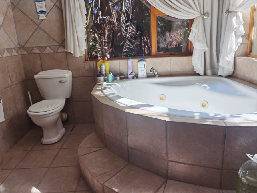 3 Bedroom Property for Sale in Kosmos Ridge North West